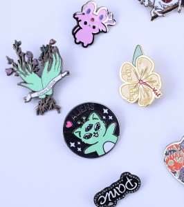 Metal Badge Manufacturer Rose Gold Plated Glitter Cartoon Anime Hard Enamel Pin Soft Lapel Pin Custom Enamel Pin